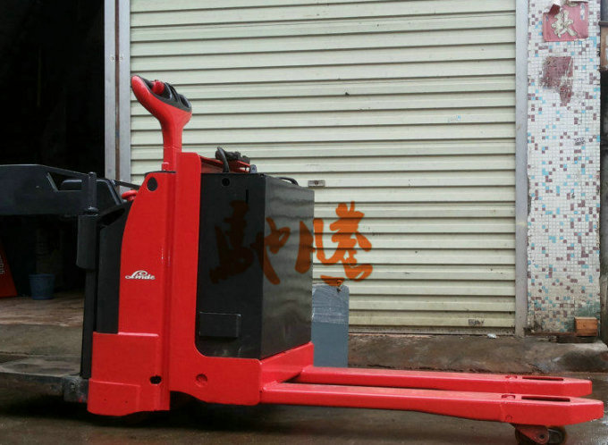 二手林德電動(dòng)搬運(yùn)車(chē)